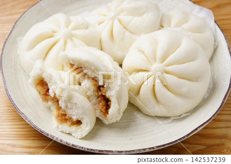 Delicious pork buns Delicious pork buns 142537239