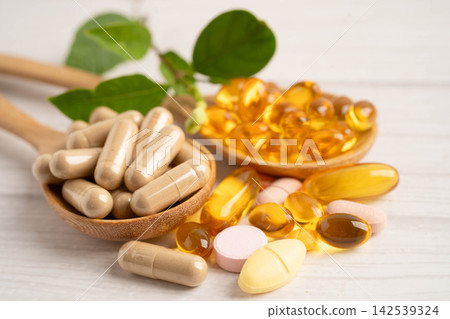 Alternative medicine herbal organic capsule drug herb. Alternative medicine herbal organic capsule drug herb. 142539324