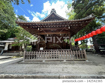 Nitrum Hachimangu神社的Noh階段 Nitrum Hachimangu神社的Noh階段 142542365