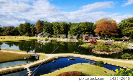 岡山後樂園、池塘與秋葉 岡山後樂園、池塘與秋葉 142542646