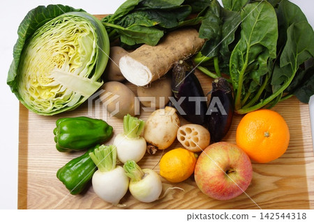 大量蔬菜和水果 大量蔬菜和水果 142544318