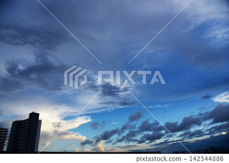 黃昏開始 黃昏開始 142544886
