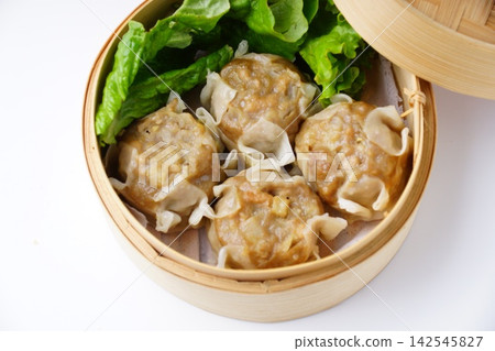 delicious meat shumai 142545827