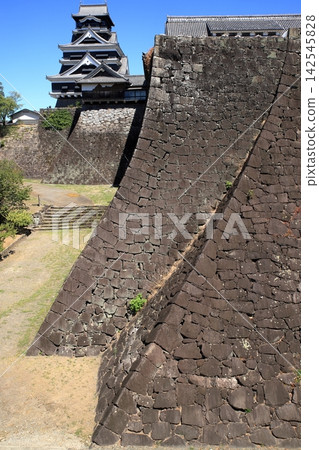 Two types of stone walls at Kumamoto Castle, after the 2026 earthquake Two types of stone walls at Kumamoto Castle, after the 2026 earthquake 142545828