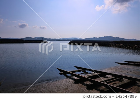 Sea track Sea track 142547899
