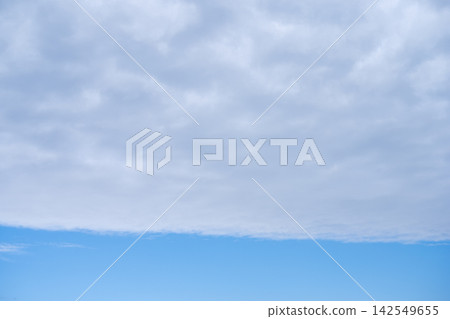 雨雲,藍天,陰天,秋雨,秋季,九月(圖) 雨雲,藍天,陰天,秋雨,秋季,九月(圖) 142549655