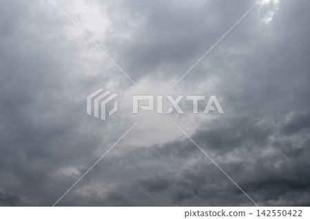Autumn rain, rain clouds, rainy day, early autumn, September, material Autumn rain, rain clouds, rainy day, early autumn, September, material 142550422