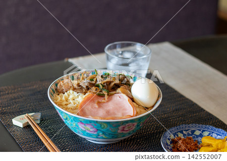 麵條食品 麵條 泡麵 142552007