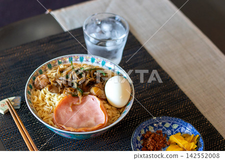 麵條食品 麵條 泡麵 142552008