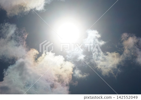 陽光普照的雲彩 陽光普照的雲彩 142552049