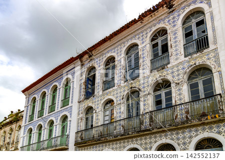 Tiles decorating the facades of old houses Tiles decorating the facades of old houses 142552137