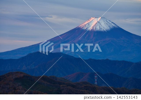 Mount Fuji as seen from Mount Daibosatsu in autumn Mount Fuji as seen from Mount Daibosatsu in autumn 142553143