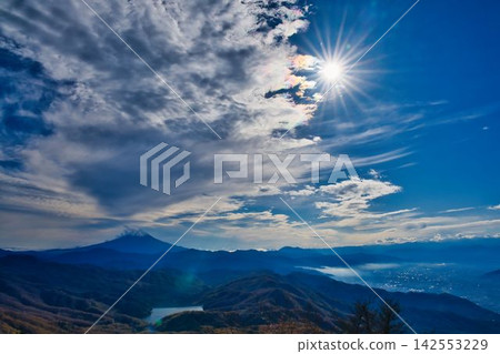 秋季從大菩薩山眺望富士山 秋季從大菩薩山眺望富士山 142553229