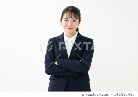 微笑做胳膊的女商人 微笑做胳膊的女商人 142553483