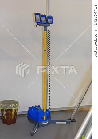 Portable Work Light Stand 142554418
