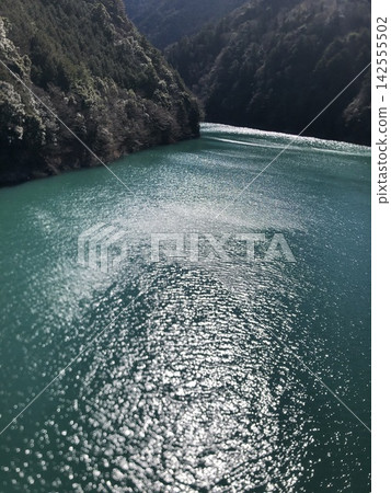 一個湖 一個湖 142555502