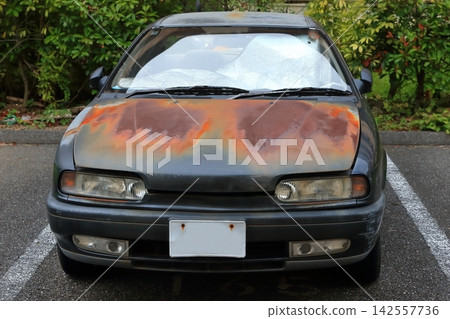 生鏽的汽車(圖) 生鏽的汽車(圖) 142557736