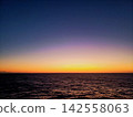 Sunset over the horizon 142558063