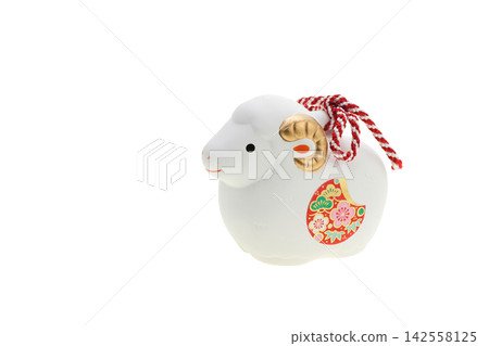 New Year's greeting card material: Year of the Sheep - Cute white sheep New Year's greeting card material: Year of the Sheep - Cute white sheep 142558125