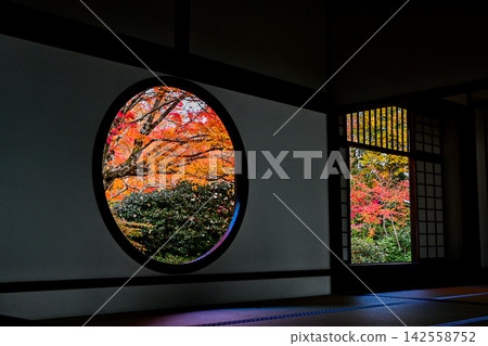元光庵的秋日覺悟之窗與迷妄之窗 元光庵的秋日覺悟之窗與迷妄之窗 142558752