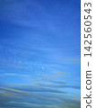 月亮和神秘的雲 142560543
