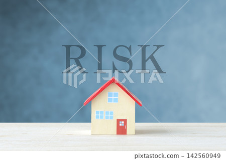 Risks of buying a home or building a home Risks of buying a home or building a home 142560949