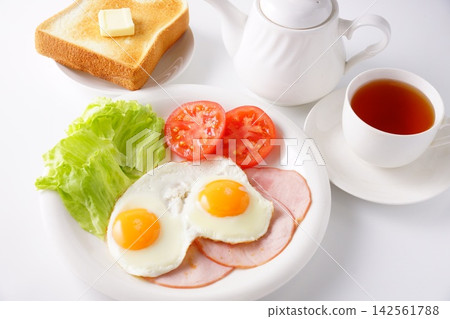 Ham Egg Breakfast Ham Egg Breakfast 142561788