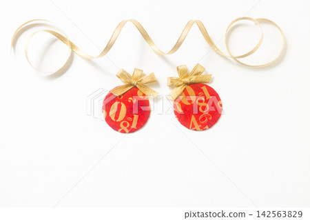 Background material - Papercraft Christmas balls Background material - Papercraft Christmas balls 142563829