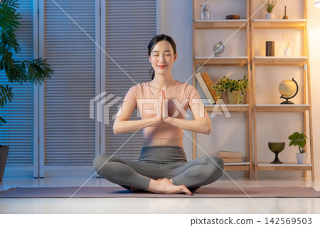女性伸展 女性伸展 142569503