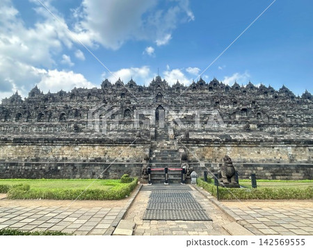 Borobudur Temple, a World Heritage Site in Yogyakarta, Indonesia, is a perfect spot for Instagram photos. Borobudur Temple, a World Heritage Site in Yogyakarta, Indonesia, is a perfect spot for Instagram photos. 142569555