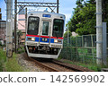 A 3500 series train running on the Keisei Electric Railway Kanamachi Line. 142569902