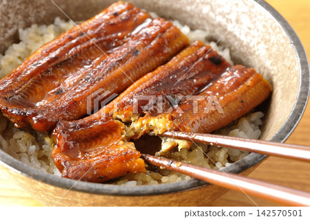 鰻魚飯(鰻魚蓋飯) 鰻魚飯(鰻魚蓋飯) 142570501