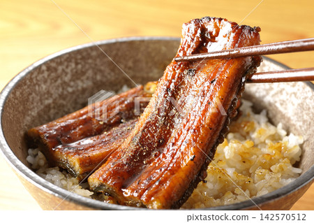 鰻魚飯(鰻魚蓋飯) 鰻魚飯(鰻魚蓋飯) 142570512