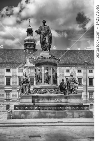 Magnificent Emperor Francis I Monument in Josefsplatz, Vienna, Austria Magnificent Emperor Francis I Monument in Josefsplatz, Vienna, Austria 142571065