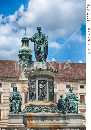 Magnificent Emperor Francis I Monument in Josefsplatz, Vienna, Austria Magnificent Emperor Francis I Monument in Josefsplatz, Vienna, Austria 142571066