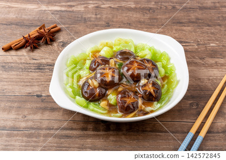 stir-fried Bok Choy with Shiitake Mushrooms, Authentic Chinese Vegetarian Comfort Food stir-fried Bok Choy with Shiitake Mushrooms, Authentic Chinese Vegetarian Comfort Food 142572845