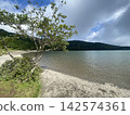 Lake 1 142574361