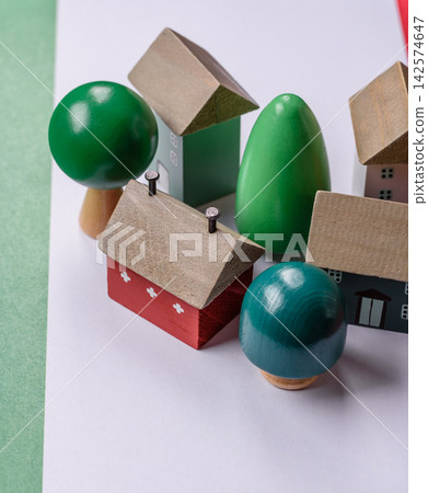 Real estate, conceptual background on the Italian flag, buying, renting and business. Real estate Real estate, conceptual background on the Italian flag, buying, renting and business. Real estate 142574647