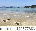 The crystal-clear waters and beautiful sandy beaches of Kamigoto, Nagasaki Prefecture 142577383