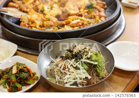 Traditional Korean Cold Buckwheat Noodle Makguksu Traditional Korean Cold Buckwheat Noodle Makguksu 142578363