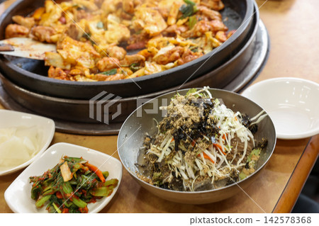 Traditional Korean Cold Buckwheat Noodle Makguksu Traditional Korean Cold Buckwheat Noodle Makguksu 142578368