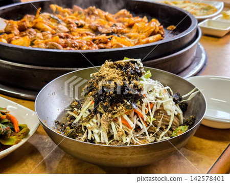 Traditional Korean Cold Buckwheat Noodle Makguksu Traditional Korean Cold Buckwheat Noodle Makguksu 142578401