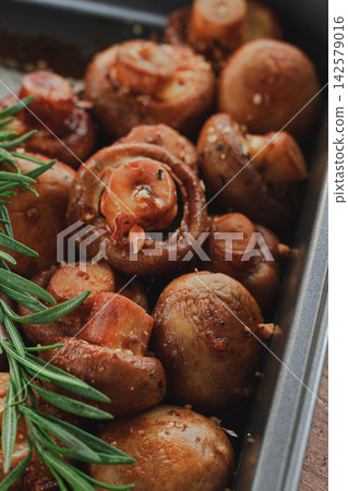fried mushrooms, with spices, in soy sauce, vegetarian food, homemade, no people, 142579016