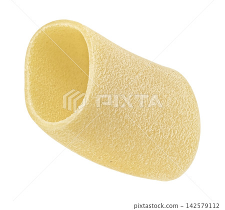 Paccheri pasta isolated on white background with clipping path, full depth of field 142579112