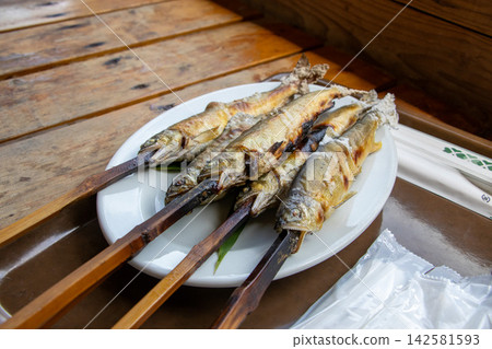 木炭烤香魚 木炭烤香魚 142581593