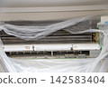 Air conditioner cleaning 142583404