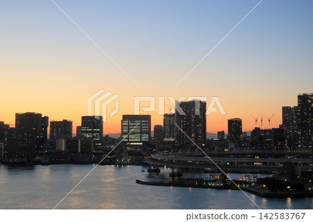 從彩虹橋看日落 環橋夜景 從彩虹橋看日落 環橋夜景 142583767