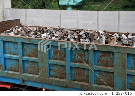 Image of scrap carrier Image of scrap carrier 142584010
