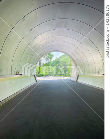 藝術博物館隧道內 142586178