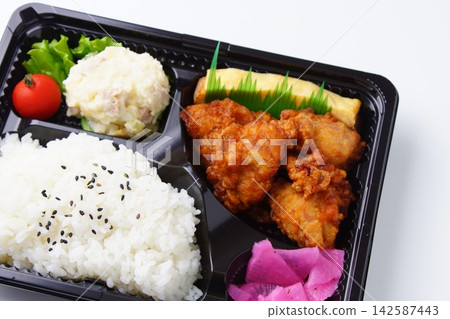 Fried chicken lunch Fried chicken lunch 142587443